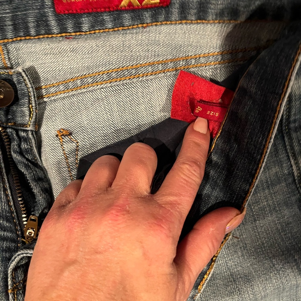Quality denim x2 size 4 regular missing a belt loop from back frayed bottoms